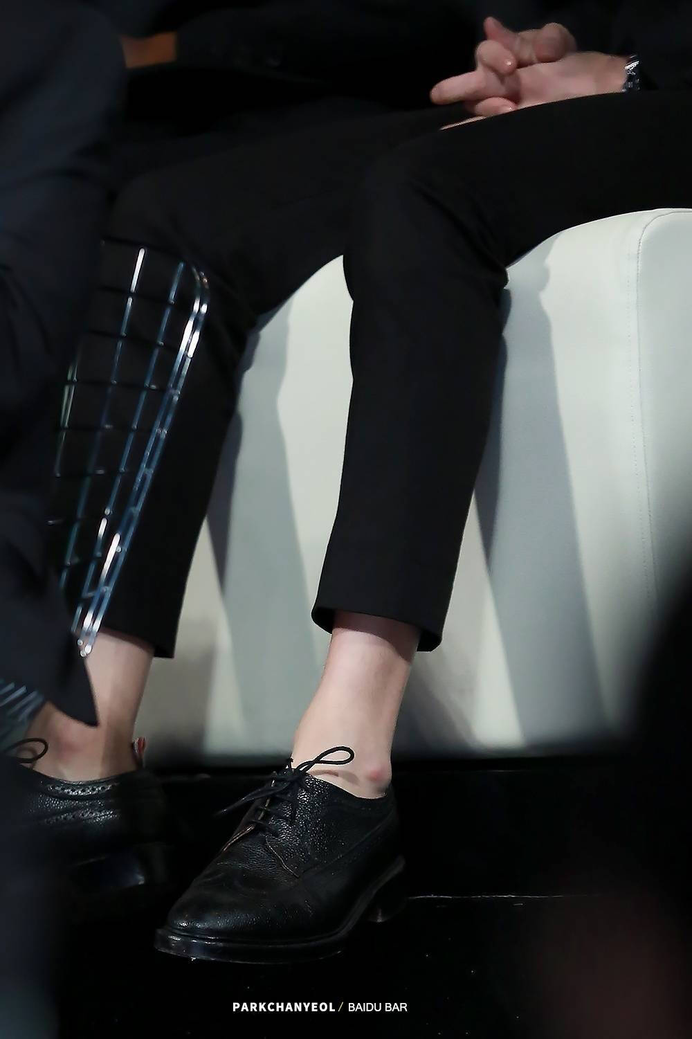 朴灿烈脚踝啊啊啊crlogo