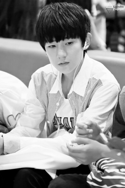 TFBOYS王源 140520-21 长沙返重庆 cr：罗不不布布卜卜