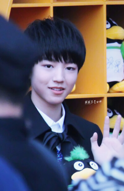 #王俊凯# #TFBOYS王俊凯# #TFBOYS# 20150325qq音乐盛典 cr 姐姐诶不是女神