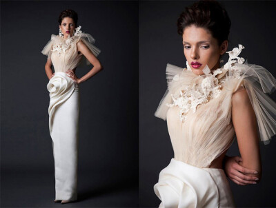 知名婚纱品牌 Krikor Jabotian 释出2015秋冬婚纱系列，设计师将这些耗时几百个工时手工造成的婚纱或礼裙划分为高级定制，结合现代3D立体打印和古典蕾丝刺绣，看上去既前卫又奢华。创作中除了自身钟情的女王般霸气璀…