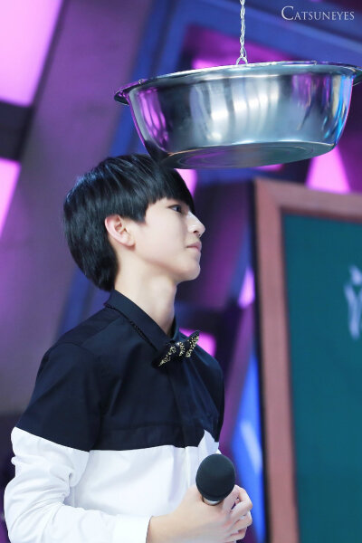 #王俊凯# #TFBOYS王俊凯# #TFBOYS# 20150322快本录制 cr logo