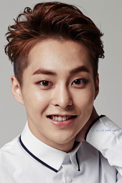 【EXODUS 金珉锡XIUMIN】 壁纸 韩流 明星 帅哥 EXO 服饰 《我的邻居是EXO》《School OZ》《金先达》