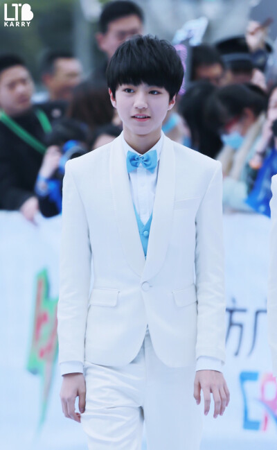 #王俊凯# #TFBOYS王俊凯# #TFBOYS# 20150330东方风云榜 cr 王俊凯遛图博