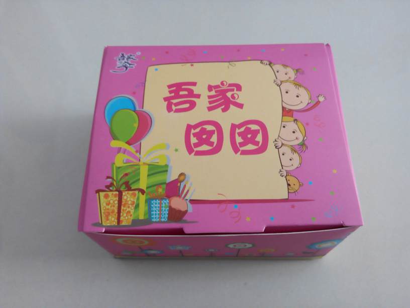 http://item.taobao.com/item.htm?spm=a1z09.2.9.10.m8G5n7&amp;amp;id=39083689121&amp;amp;_u=31thtpoj9501里面小食品很多样，口感很好，生产日期是最新的，食用安全放心，都是独立包装，卫生方便，价格更是实惠，真的是好吃不贵！