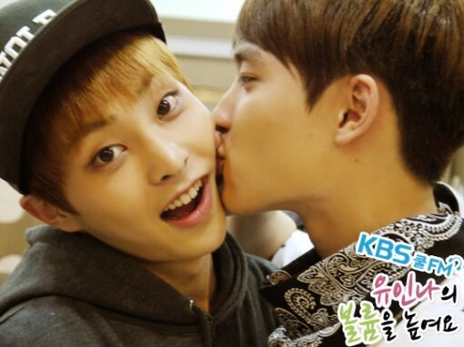 XIUMIN KISS KISS