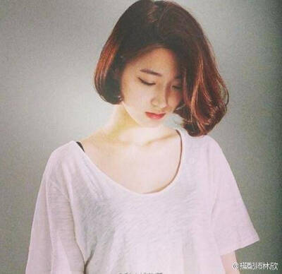短发女孩也可以性感可爱