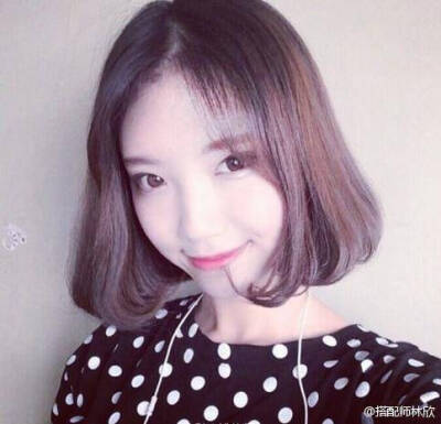 短发女孩也可以性感可爱