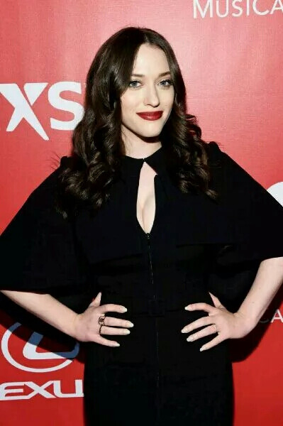 破产姐妹，mex，凯特·戴琳斯 (Kat Dennings) ，