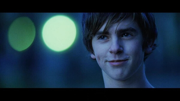 Freddie Highmore 桌面 壁纸 头像 欧美 帅哥 男神