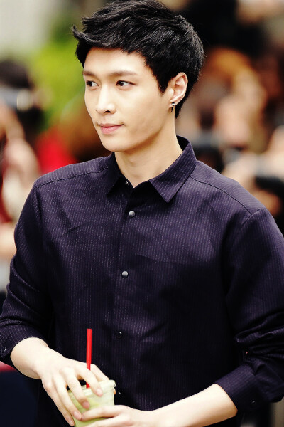 EXO 张艺兴 LAY