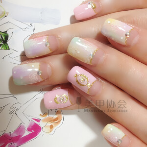 美甲图案  渐变反法式甲