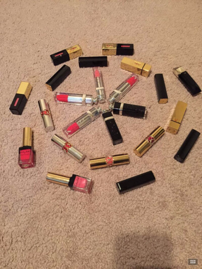 lipstick collection. 几款是我自己在用的哦～发出来给各位小主赏鉴赏鉴，有喜欢的来喊我买买买！