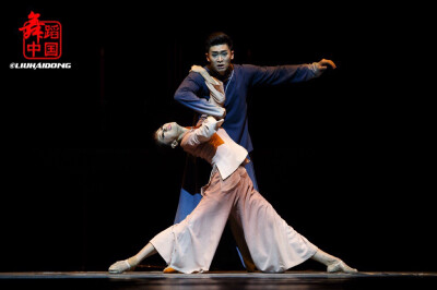 舞剧，沙湾往事