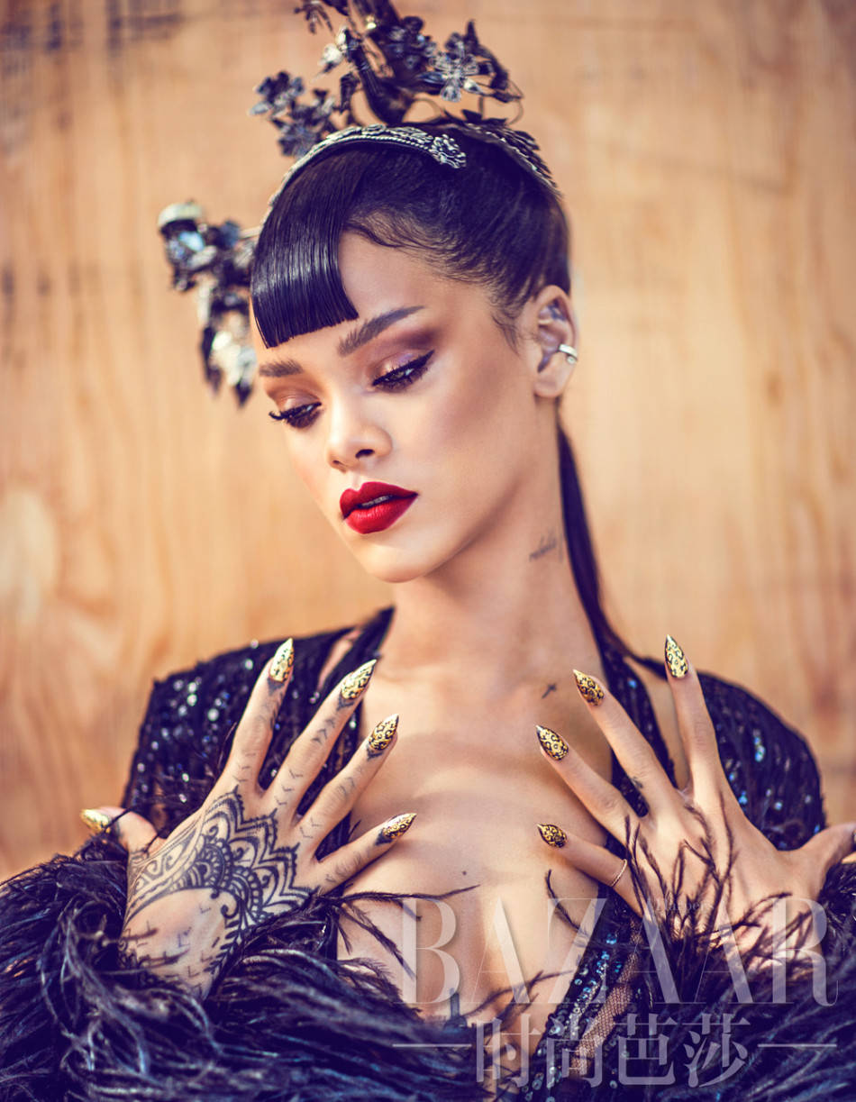 Rihanna（蕾哈娜）——《时尚芭莎》