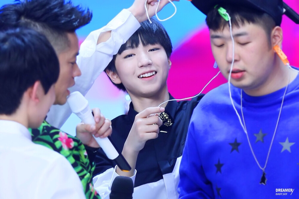 #王俊凯# tfboys# 快乐大本营