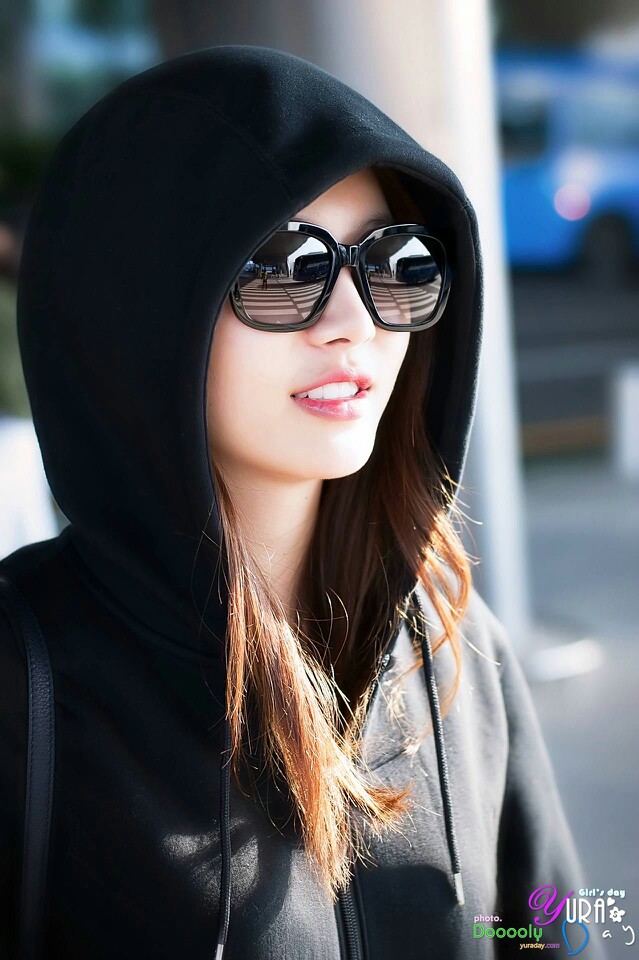 金亚荣(yura),1992年11月6日出生于韩国蔚山广域市,韩国歌手,女子组合