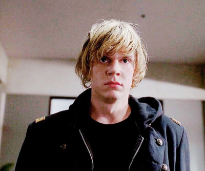 Evan Peters 伊万彼得斯