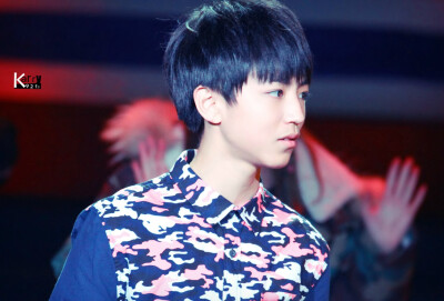 #王俊凯# #TFBOYS王俊凯# #TFBOYS# 150212湖南小年夜彩排 cr logo