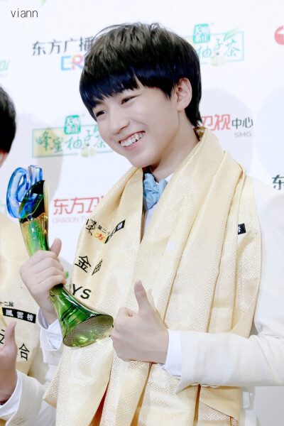 TFBOYS王俊凯 2015.03.30 东方风云榜后台采访现场。