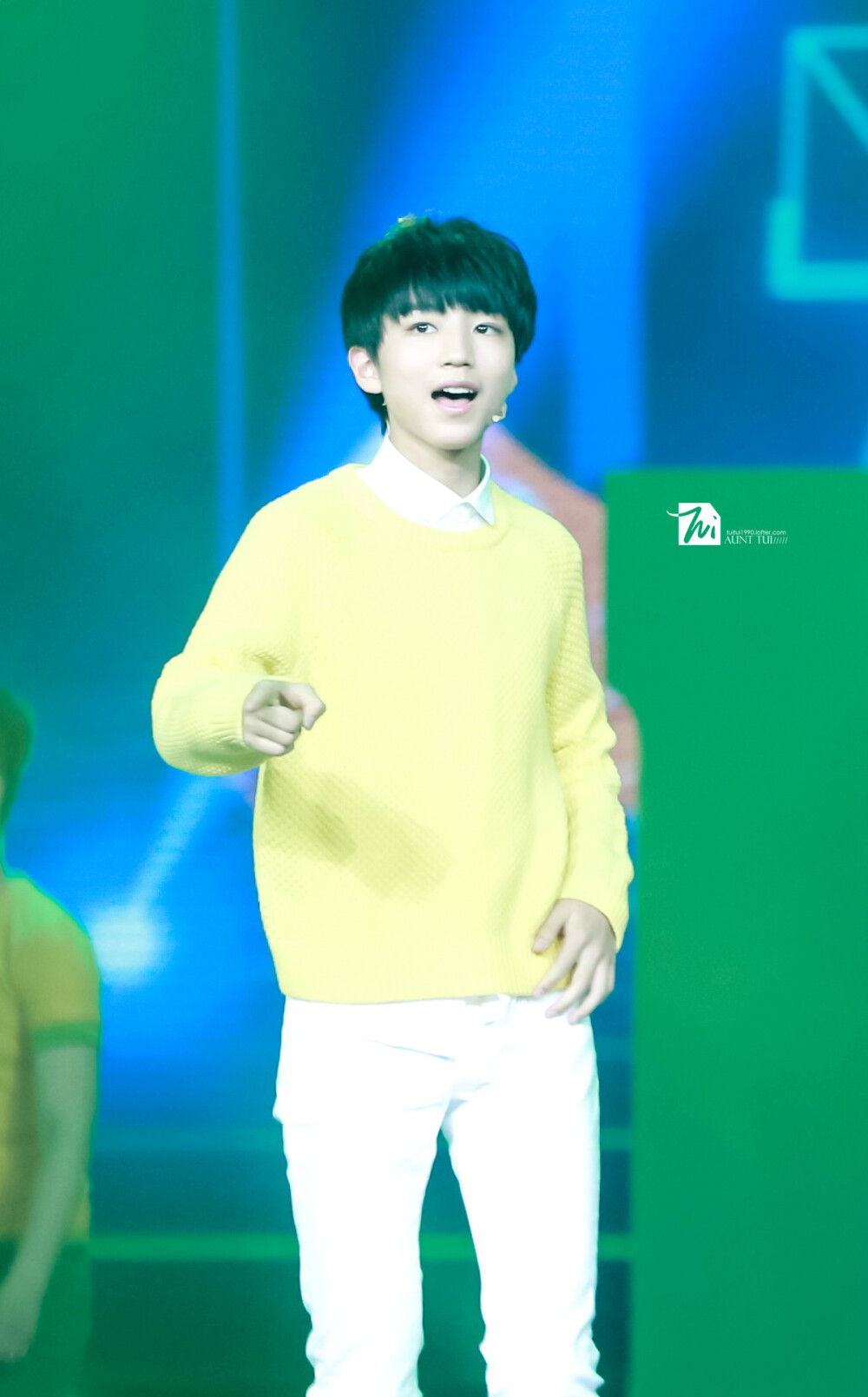 #王俊凯# #TFBOYS王俊凯# #TFBOYS# 150330东方风云榜 cr logo