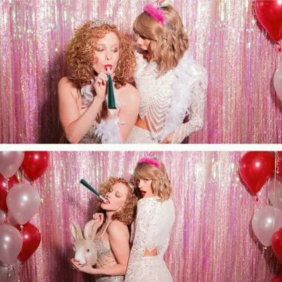 霉霉#Taylor Swift#参加高中好友好闺蜜#Abigail Anderson#25岁生日party！两人从高中时代一直到现在，这对好闺蜜好姐妹不仅一起玩耍还一同出席红毯和颁奖典礼。而party上Lily Aldridge、Kelsea Ballerini、Chris Car…