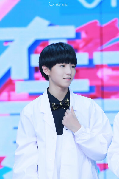 #王俊凯# #TFBOYS王俊凯# #TFBOYS# 150322快本 cr logo