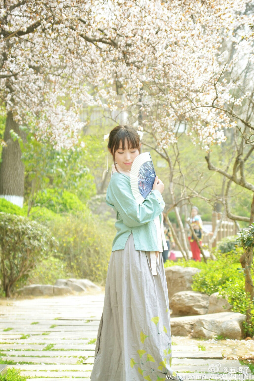 【大菇凉】【岂曰无衣 与子同袍】汉服 同袍@五陵子 汉家衣裳 形制 袖制 摄影 气质 意境 唯美 袄裙