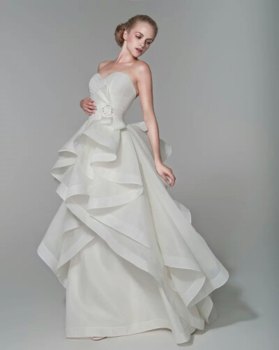  Alena Goretskaya Collection 2012 回顾——轻罗曼纱