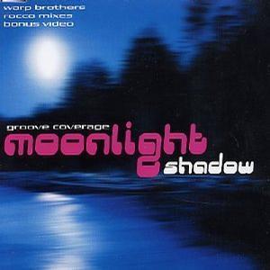 《Moonlight Shadow》 据说，这首1983年问世的曲子原是为纪念甲壳虫乐队（The Beatles）被枪杀的主唱约翰·列侬（John Lennon）而作。 但其实两者之间并没有多大联系。