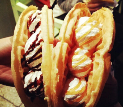 .Ice Cream Waffle