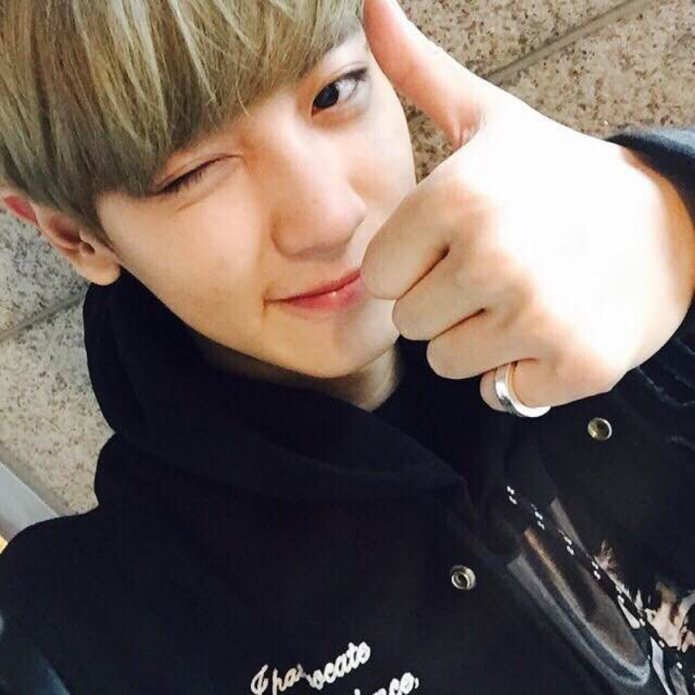 灿烈萌哒哒的ins 自拍