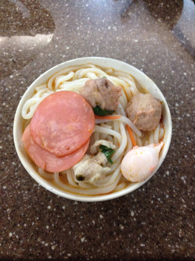 虽然不喜欢吃面，但是这样搭起来还是不错的(*ﾟ▽ﾟ*)