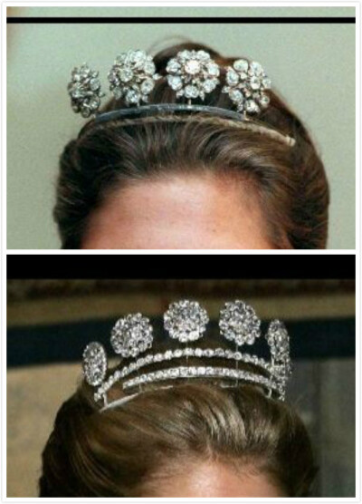 THE DIAMOND BUTTON TIARA 钻石纽王冠 皇室有十个钻石打造的纽扣状装饰物，较早前被作为头饰使用， 属于国王查尓斯十四世，为瑞典皇室所有。在古斯塔夫六世时代，将这十个钻石钮扣制作了两顶王冠， 一个使用了四个纽…