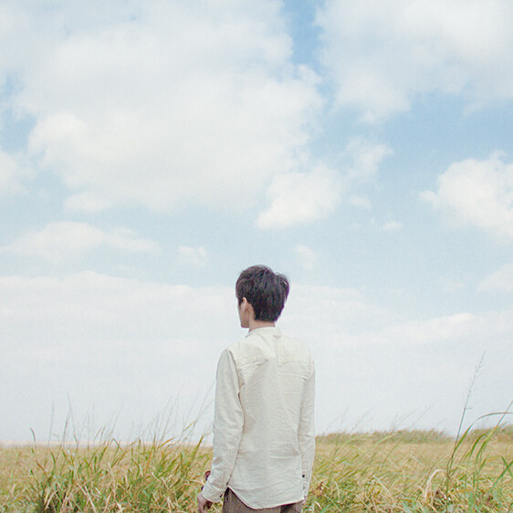 天空 麦田 少年。模特：徐徵明