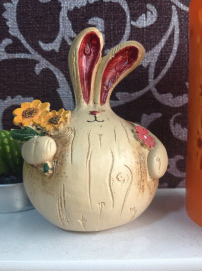 奶茶店里的小摆设，好想买一个回来。