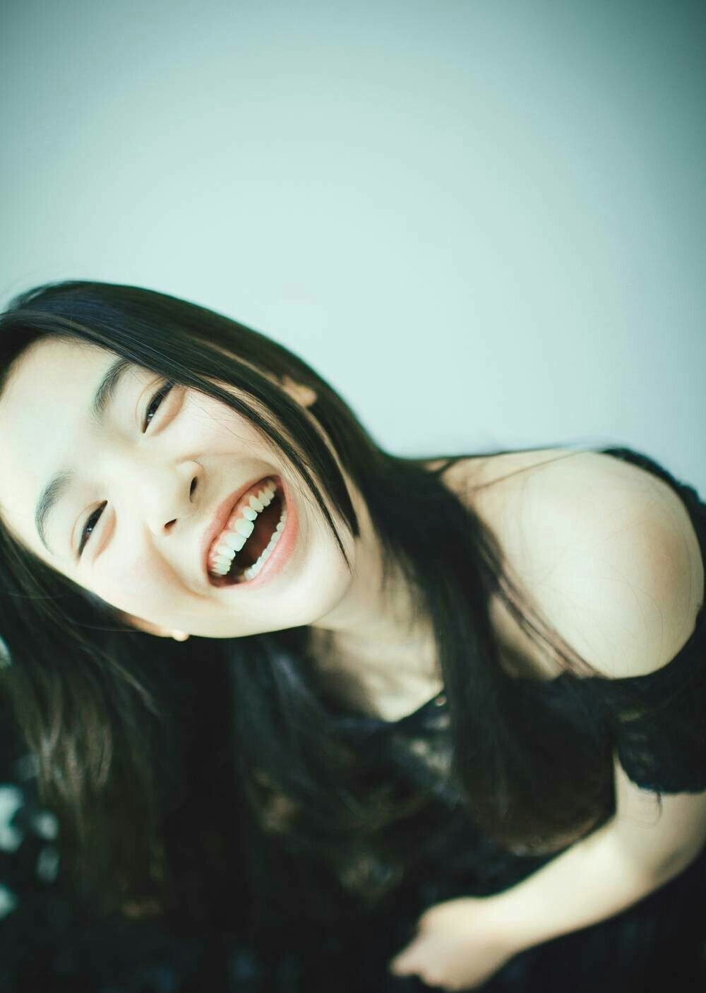 爱笑的女孩运气不会差,爱大笑的女孩运气好 头像 大笑 自信