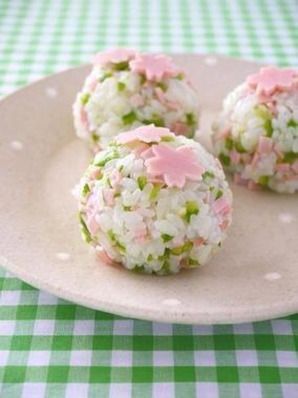 日式点心，樱花荠菜饭团（ˉ﹃ˉ）口水