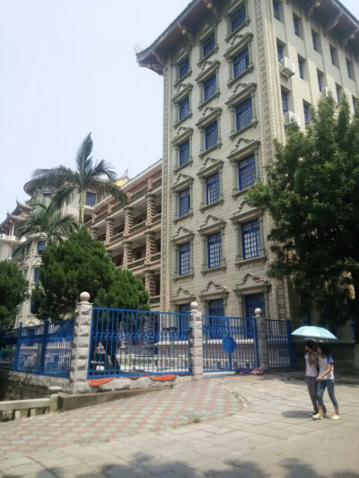 集美大学一景 很美丽 很有西方与中国传统建筑之美的融合