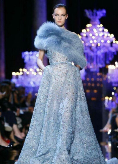 Elie Saab 2014高級定製┃粉藍仙女系列. 美得讓人心醉