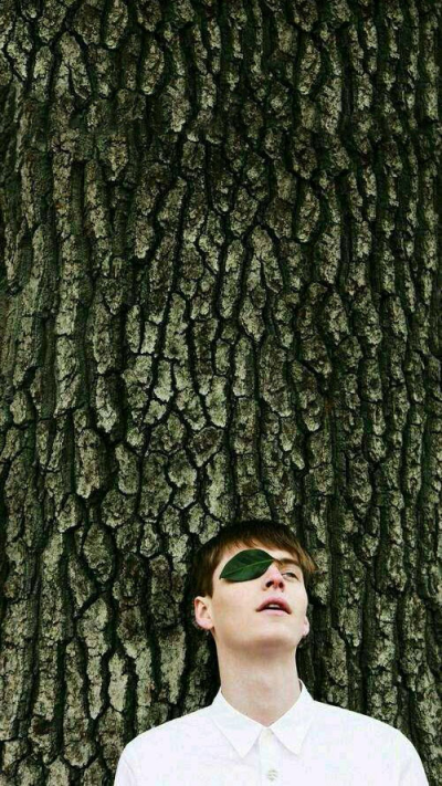 壁纸☀因为曾经拼了命的爱过所以会难过