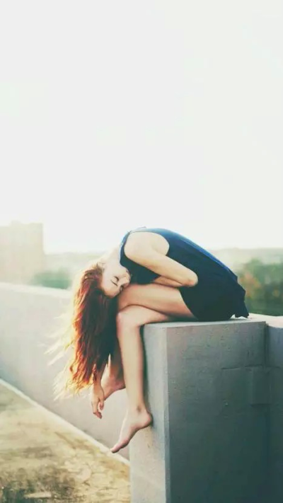 壁纸☀因为曾经拼了命的爱过所以会难过