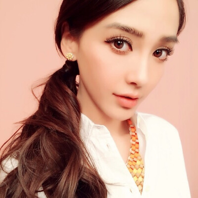 Angelababy。