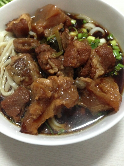 自家牛肉面，料足