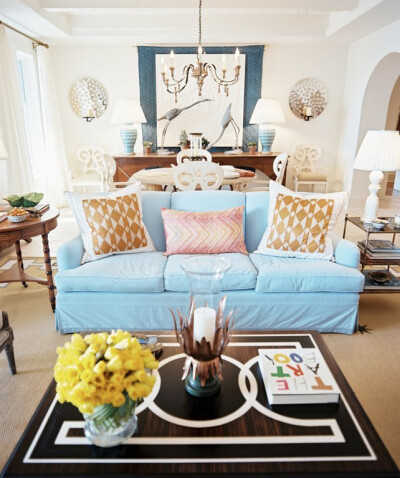 美式客厅设计，让你的客厅充满春天气息