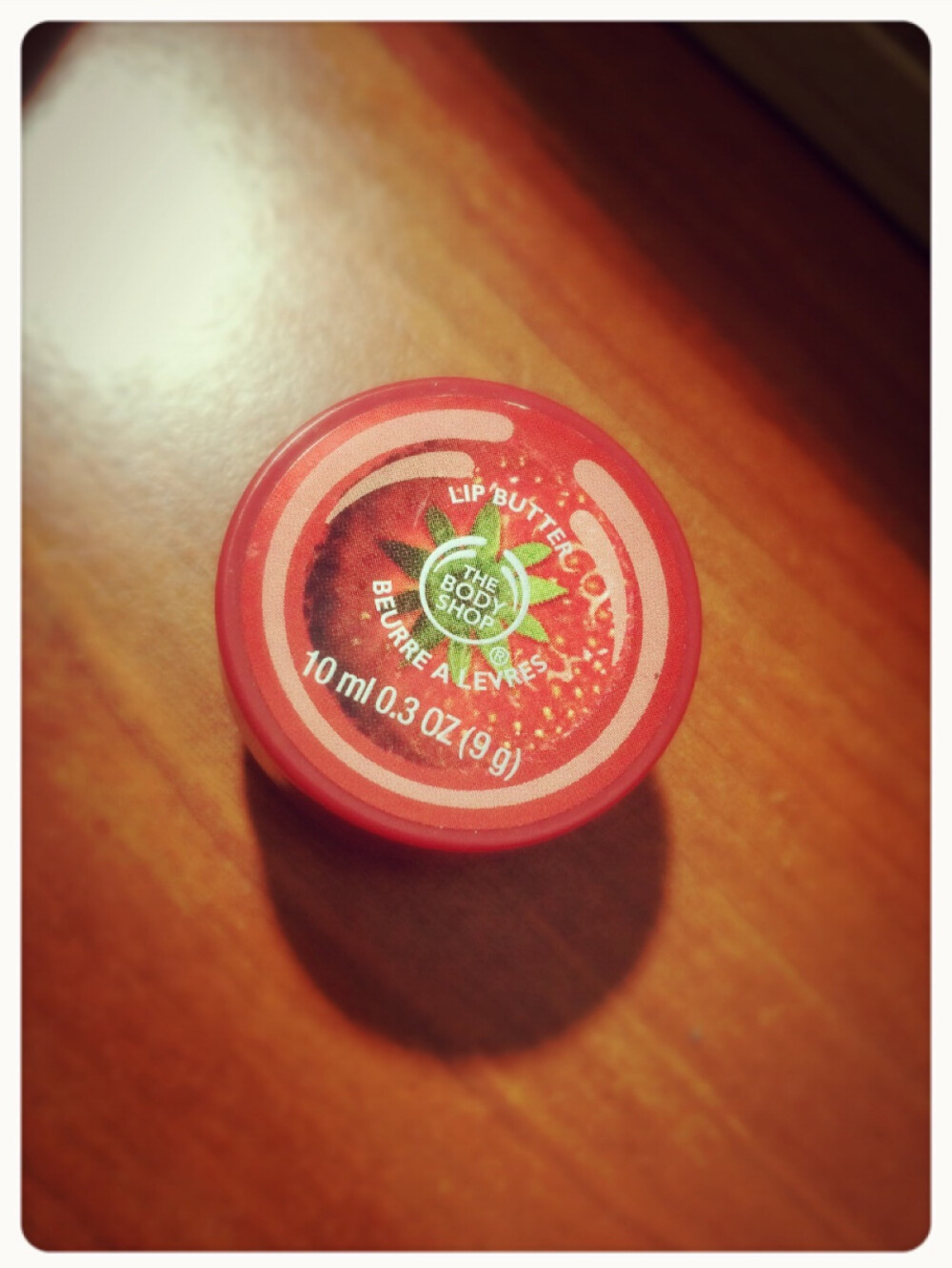 The BodyShop 草莓润唇膏