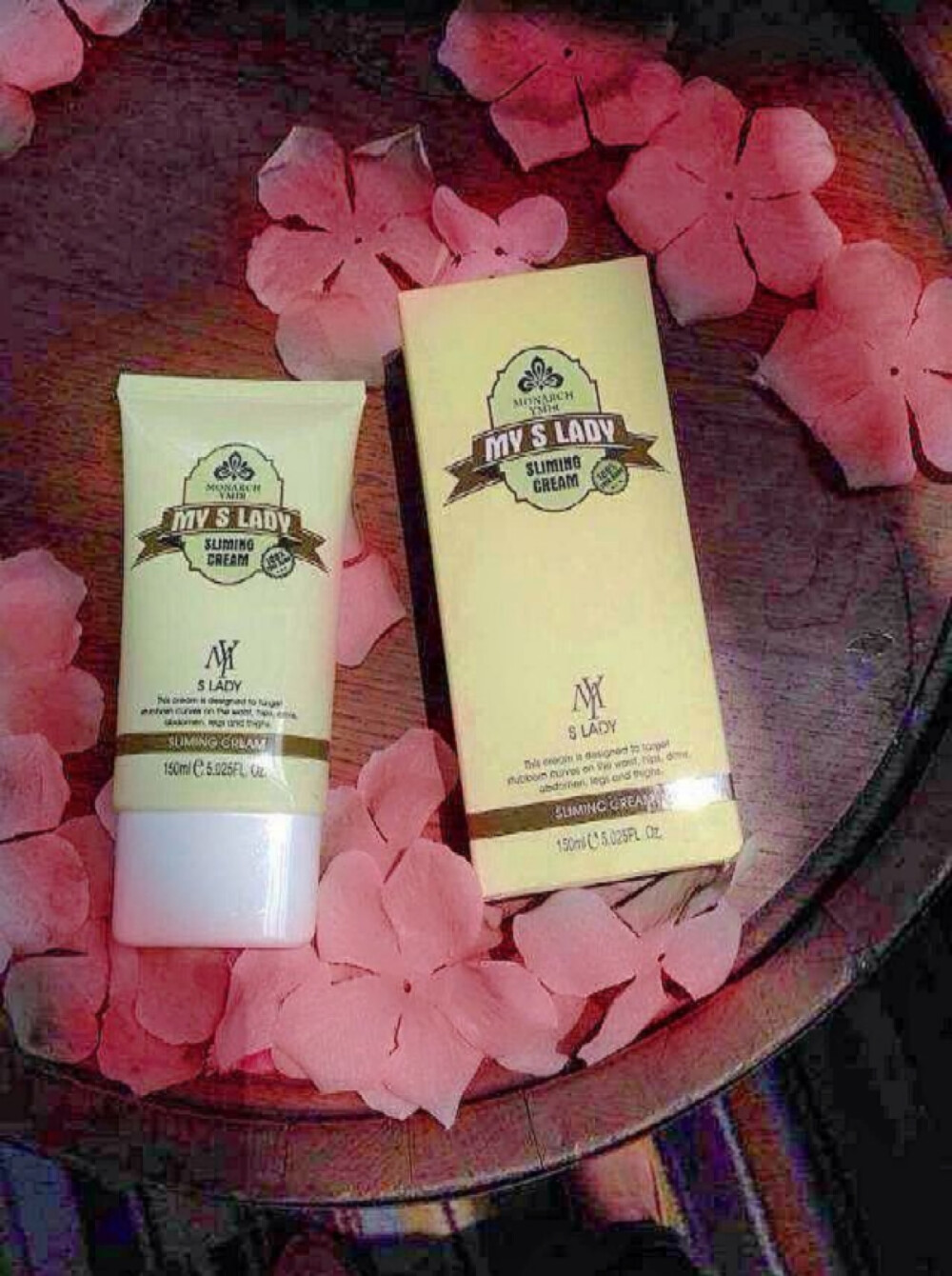 纤体霜 瘦腿 瘦腰 瘦胳膊用一次都可以瘦到1cm这样 之前自己买了5支 现在已经瘦下来了 想转给有需要的宝贝们