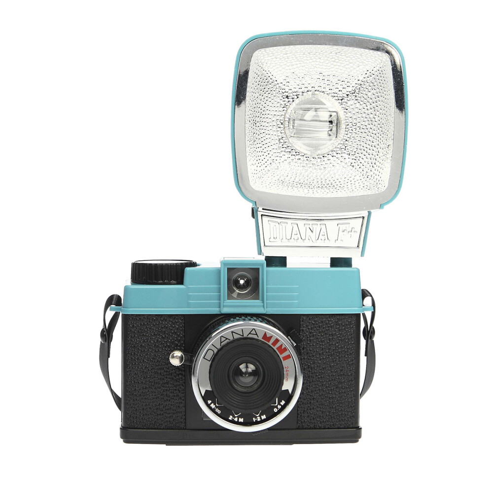 Diana Mini是Diana F+的35mm迷你版。细小的她能夠安稳地放你的手心之中。虽然它外型细小，可別低估它的实力。Diana Mini是世界上唯一一部拥有两种格式的相机–你除了可以用半格形式拍出七十二张照片外，你还可在35mm底片上拍出正方形照片。→→http://www.nuandao.com/product/25549?utm_campaign=sale&amp;amp;utm_medium=social&amp;amp;utm_source=nuanweibo&amp;amp;utm_content=2015_04_15_33