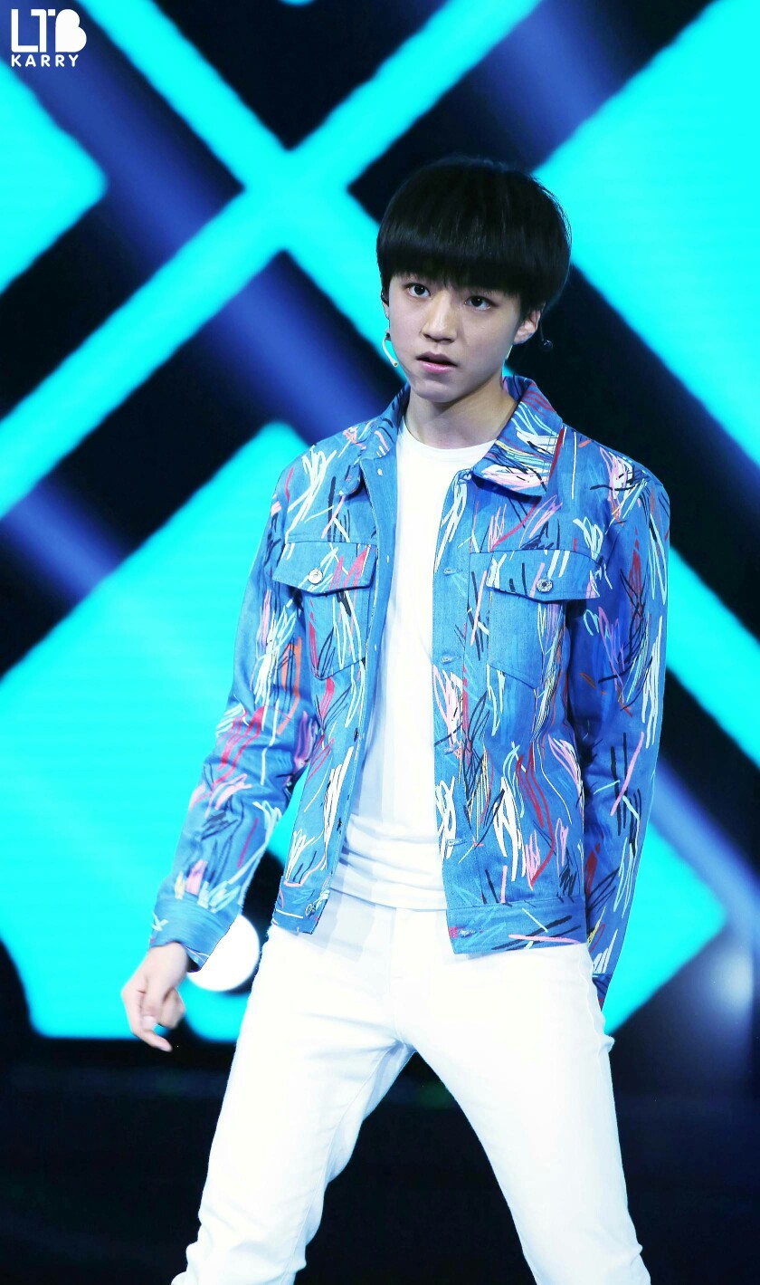 #王俊凯# #TFBOYS王俊凯# cr logo 2015 0413 音乐风云榜 门面大人