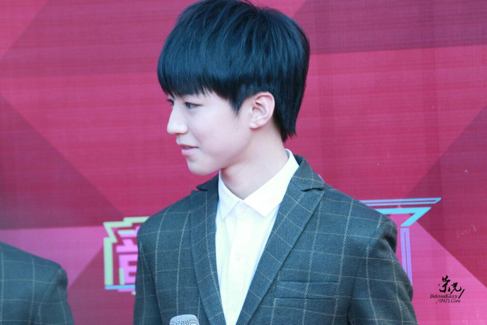 #王俊凯# #TFBOYS王俊凯# cr logo 2015 0413 音乐风云榜 wuli大门面真是好看