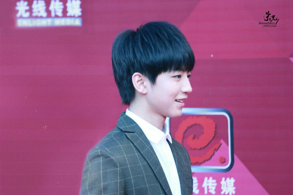 #王俊凯# #TFBOYS王俊凯# cr logo 2015 0413 音乐风云榜 wuli大门面真是好看